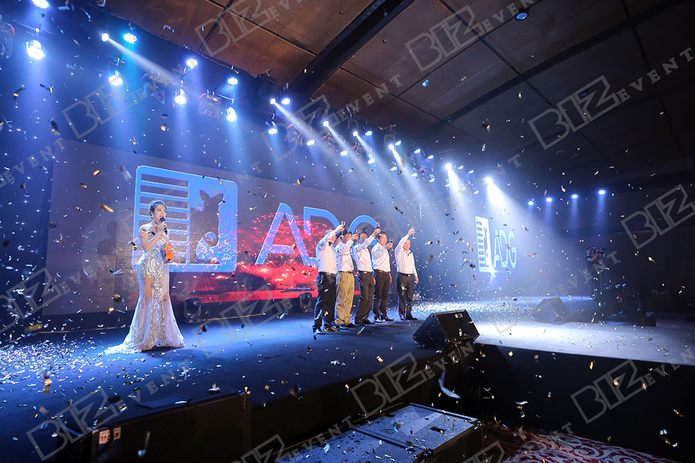  Tổ chức tất niên tổng kết cuối năm tại Quảng Ninh